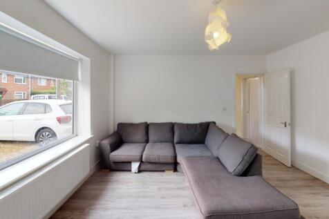 7-Gorse-Hill-Living-