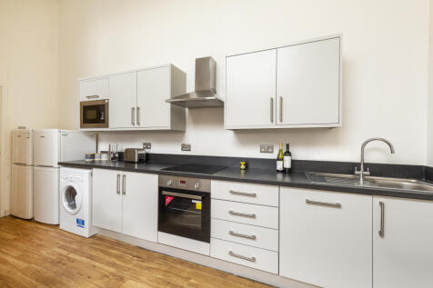 kitchen with FF& WM.