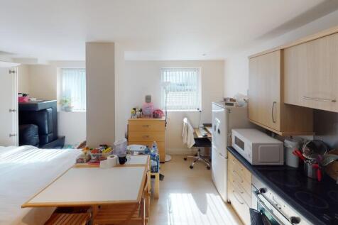 Flat-6-Queens-Apartm