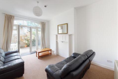 8-Guinea-Lane-Bedroo