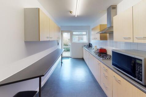 8-Guinea-Lane-Kitche