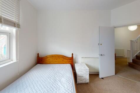 8-Guinea-Lane-Bedroo