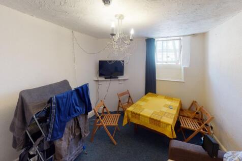 Flat-1-55-Queens-Roa