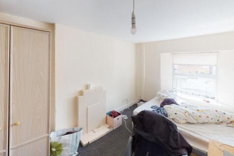 Flat-1-55-Queens-Roa