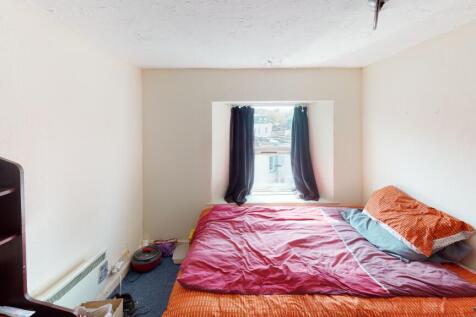 Flat-1-55-Queens-Roa