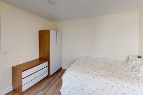 F2-15-Small-Street-B