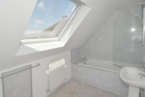 Bathroom 1.jpg