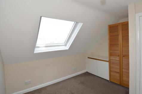 Bedroom 1.jpg