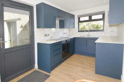 Kitchen 2.jpg