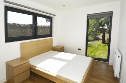 Bedroom 1.jpg