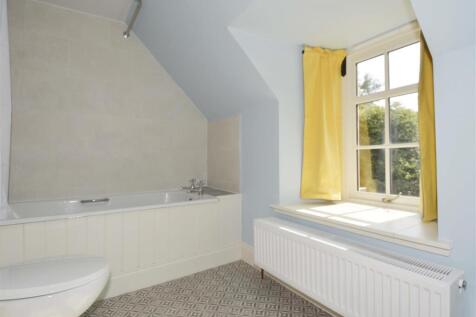 BATHROOM.1.jpg