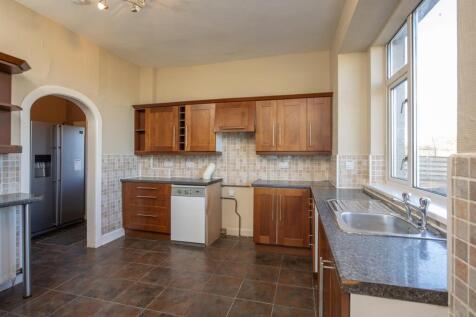newlands-farmhouse-07 Kit.jpg