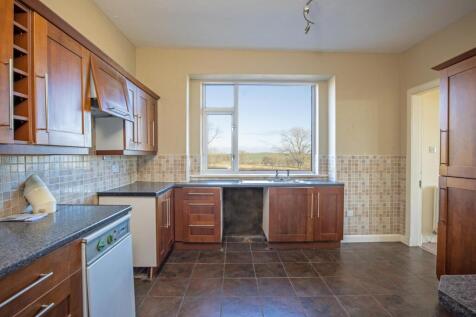 newlands-farmhouse-08 Kit.jpg