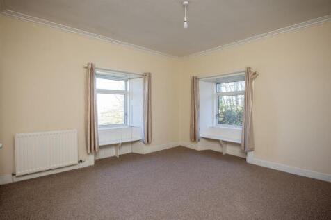 newlands-farmhouse-10 Bedroom One.jpg