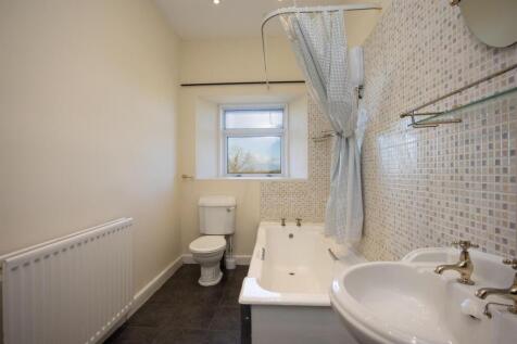 newlands-farmhouse-14 Bathroom.jpg