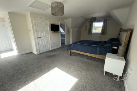 Bedroom 1 - L shaped