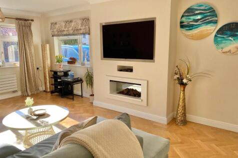 Bedroom 4 / Living Room