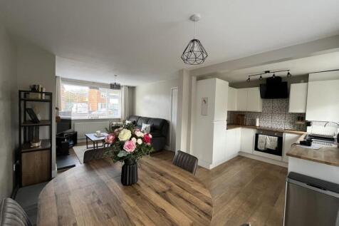 Open Plan Living / Dining / Kitchen