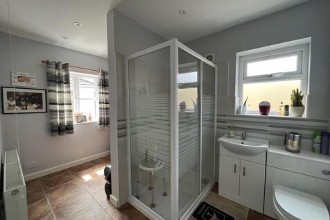 Ensuite / Dressing Room