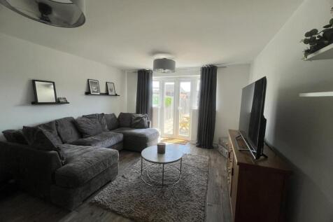 Open Plan Kitchen / Dining / Living Room