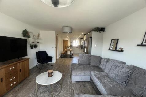 Open Plan Kitchen / Dining / Living Room