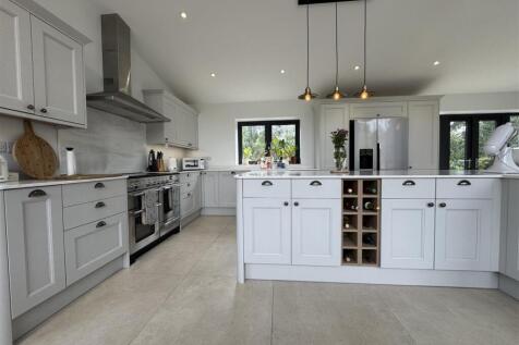 KITCHEN/ DINER