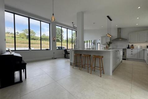 KITCHEN/ DINER