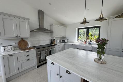 KITCHEN/ DINER