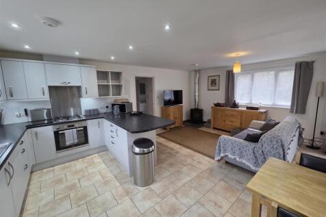 OPEN PLAN LIVING SPACE