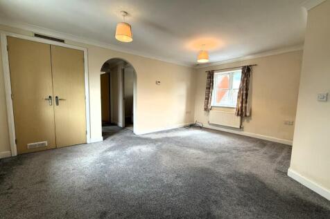 OPEN PLAN LIVING SPACE