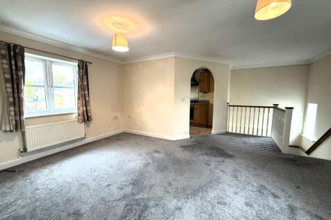 OPEN PLAN LIVING SPACE