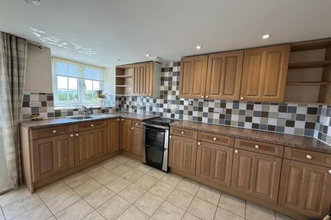 OPEN PLAN KITCHEN LIVING SPACE