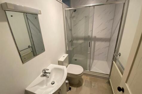 Shower Room.jpg