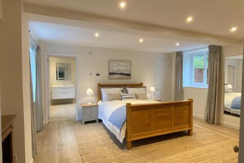 Beech Cottage - bedroom 1.jpg