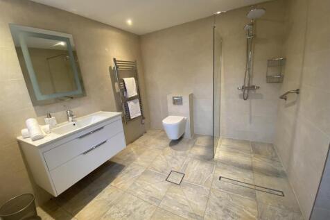 Beech Cottage - en-suite x2.jpg