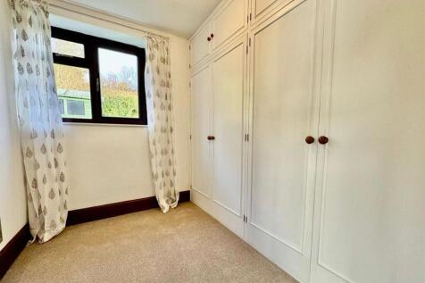 DRESSING ROOM