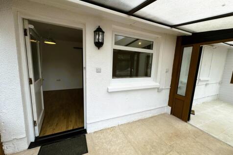 ENTRANCE PORCH