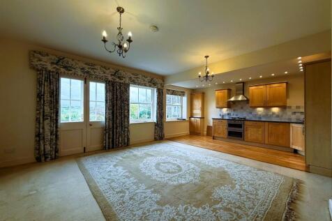 OPEN PLAN KITCHEN/LIVING SPACE