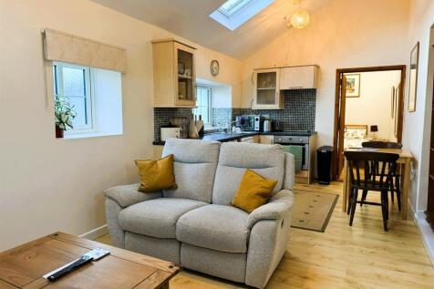 OPEN PLAN KITCHN LIVING SPACE