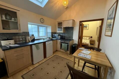 OPEN PLAN KITCHN LIVING SPACE