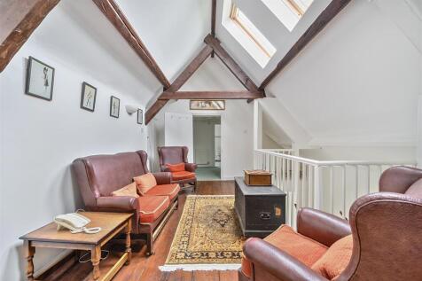 SECOND FLOOR LANDING