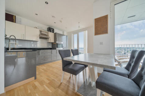 1361700-6-68de9d8...