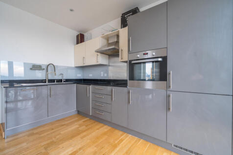 1361700-10-68de9d...