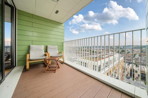 1361700-15-68de9d...