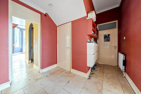 1368596-5-68f215b...