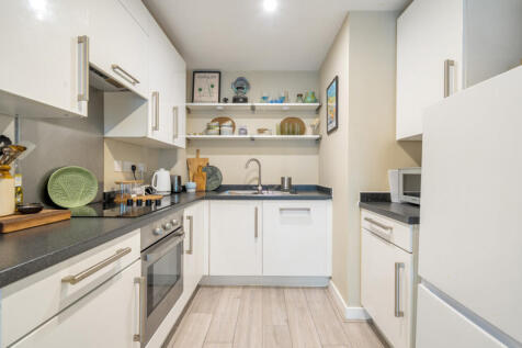 1371970-13-68fa05...