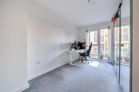 1369995-11-68fba4...