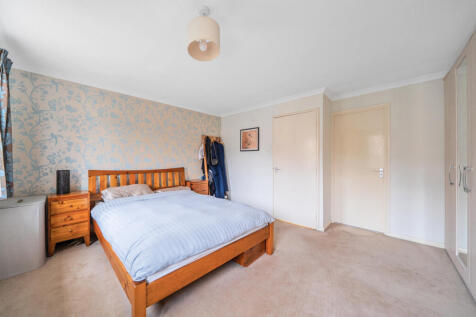 1380907-4-6916fee...