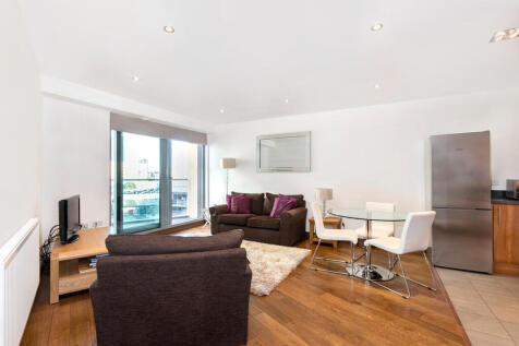Open-Plan Main Li...