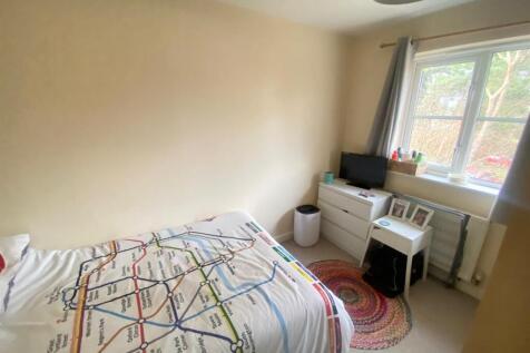 bedroom two eton.jpg